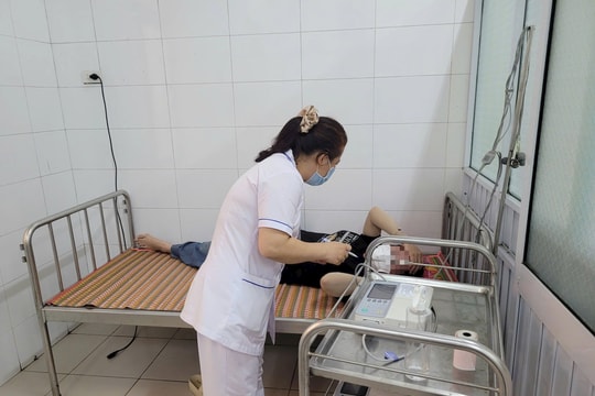 Bộ Y tế chỉ đạo làm rõ vụ nghi ngộ độc thực phẩm khiến công nhân nhập viện tại Huế