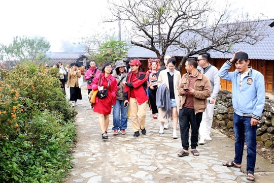 Đoàn Famtrip Hà Nội khảo sát thị trường du lịch Lai Châu