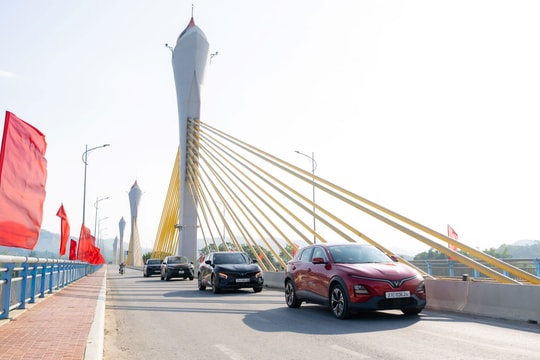 VinFast VF 6 chinh phục cả chuyên gia quốc tế