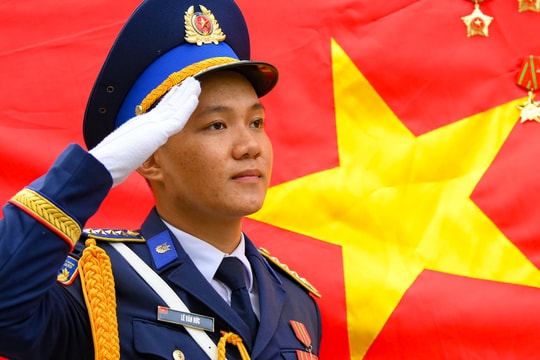 Góp ý Văn kiện Đại hội XIV: Chính trị là cơ sở để xây dựng quân đội và công an trong sạch, vững mạnh toàn diện