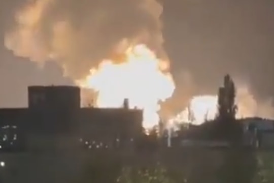 Ukraine không kích, cảng dầu lớn của Nga ở Biển Đen bốc cháy dữ dội