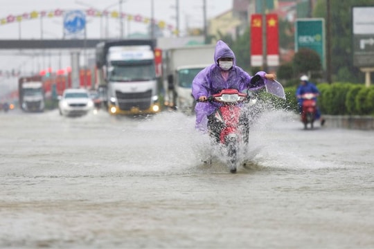Dự báo thời tiết ngày 16/11: Trung Bộ bước vào đợt mưa lớn diện rộng