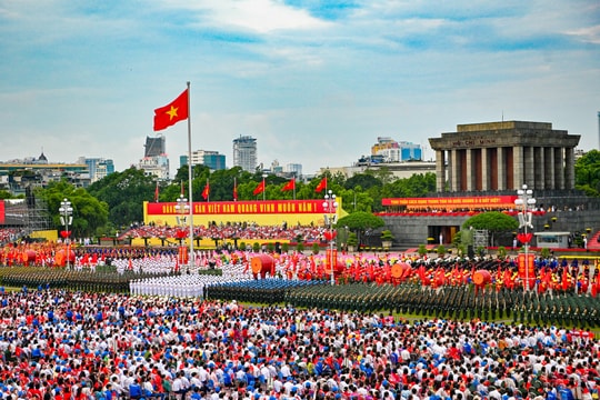 Góp ý Văn kiện Đại hội Đảng XIV: Làm rõ các đột phá, nhấn mạnh yêu cầu 'thường xuyên tự đổi mới, tự chỉnh đốn' của Đảng