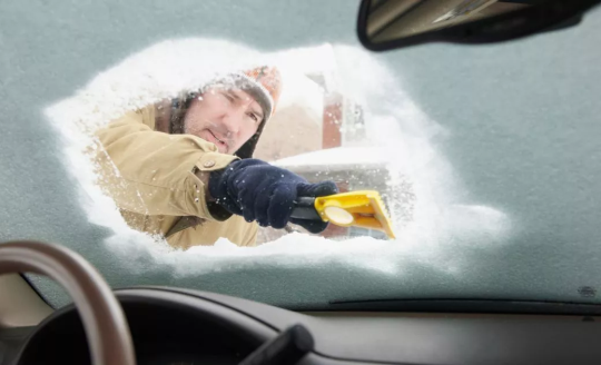 Tại sao không nên làm nóng động cơ xe khi trời lạnh?