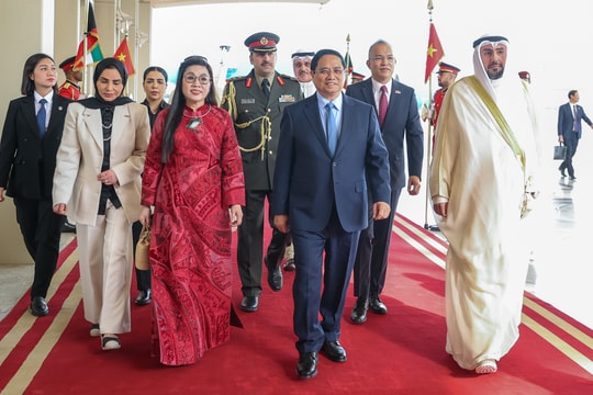 Thủ tướng Phạm Minh Chính và Phu nhân bắt đầu thăm chính thức Kuwait