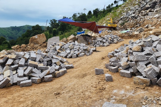 Công ty TNHH Quốc Duy Gia Lai khai thác hàng nghìn viên đá chẻ trái phép