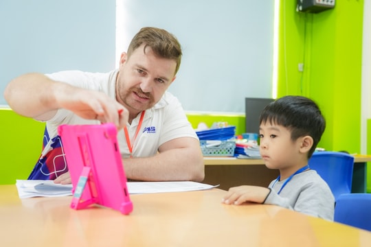 Giáo viên tiếng Anh vừa thiếu vừa yếu: Lộ trình nào để đáp ứng đề án?