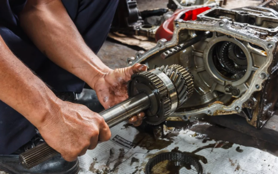 Dấu hiệu cảnh báo hộp số xe sắp hỏng