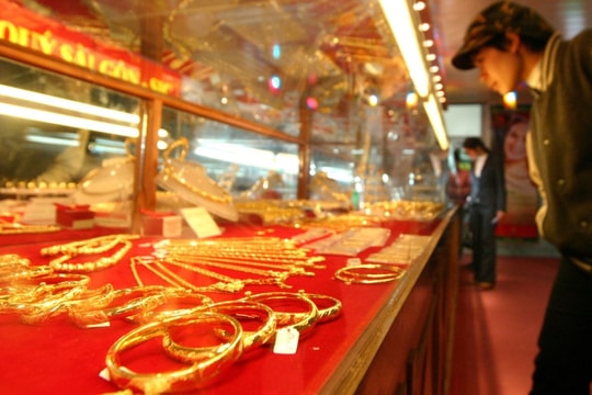 Giá vàng hôm nay 18/11/2025: Giá vàng SJC, giá vàng nhẫn, vàng thế giới