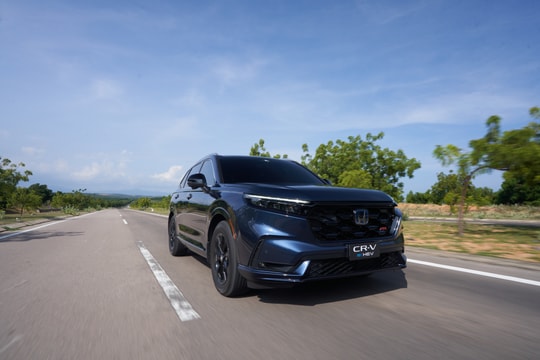 Honda CR-V e:HEV 2026 dự kiến thêm bản hybrid giá rẻ về Việt Nam