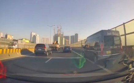 Nhận tin báo từ người dân, Cảnh sát giao thông xử lý nghiêm nhiều xe vi phạm