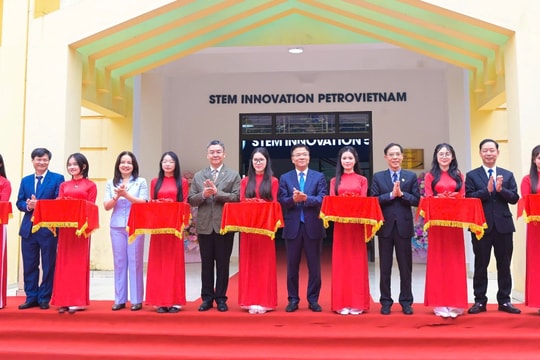 Phân bón Cà Mau gieo “nguồn năng lượng trí thức” trên đất học xứ Thanh