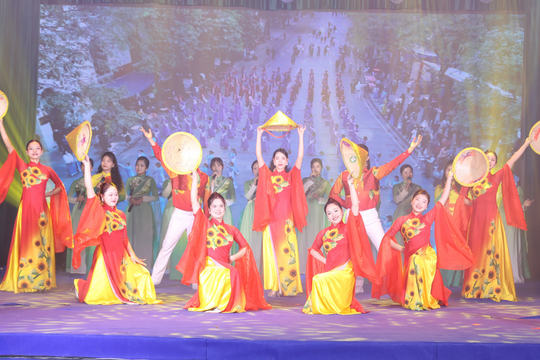 Ấn tượng chương trình nghệ thuật tôn vinh tinh thần đại đoàn kết dân tộc