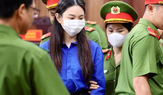 Vụ án 'Chị Em Rọt': Nguyễn Thúc Thuỳ Tiên bị đề nghị mức án 2 năm 6 tháng tù