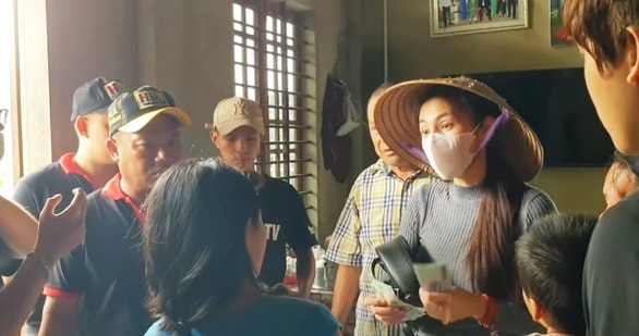 Khó thống kê chính xác hoạt động từ thiện của Thuỷ Tiên ở huyện Lệ Thuỷ, Quảng Bình