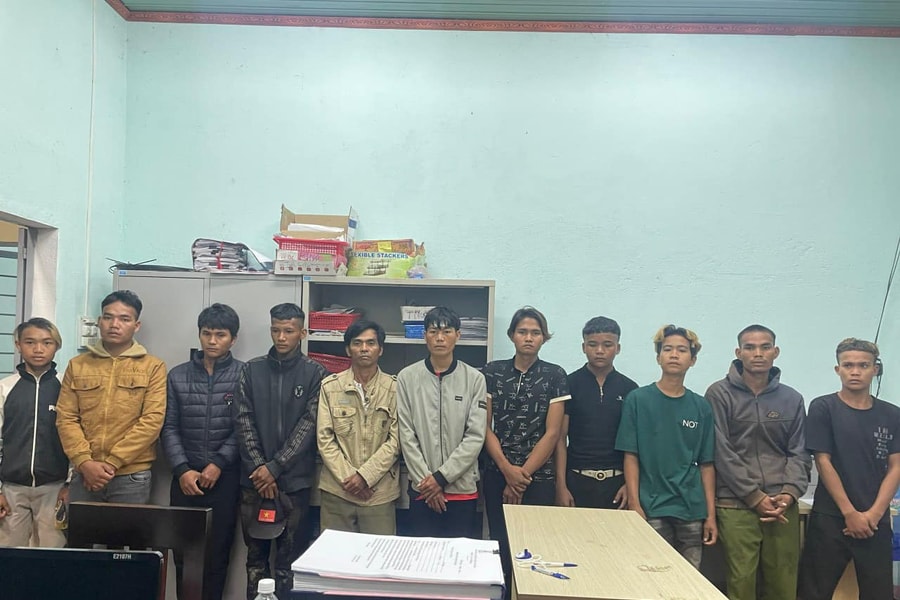 Gia Lai: Đang ăn cơm trưa, 3 người bất ngờ bị nhóm thanh niên chém trọng thương