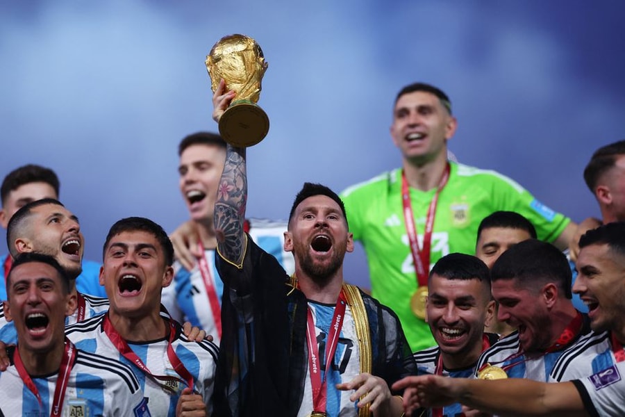 Messi khiến người ta phải khóc