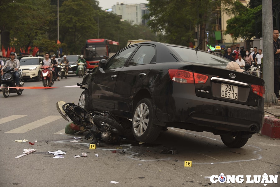 Vụ ô tô "điên" trên đường Võ Chí Công: Người điều khiển phương tiện có thể đối mặt khung hình phạt nào?