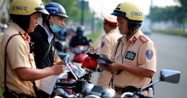 Bộ Công an quy định 4 trường hợp CSGT được dừng xe