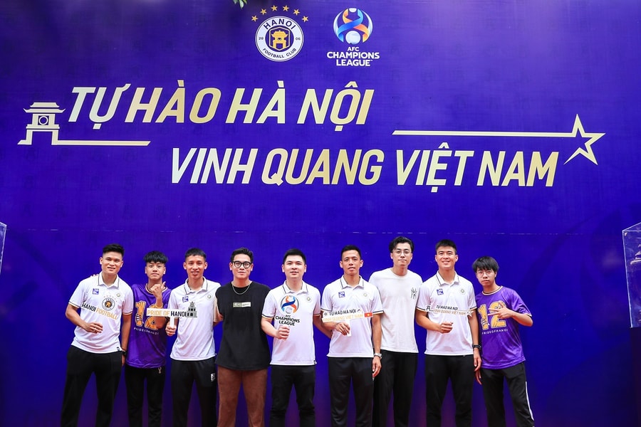 Hà Nội FC giao lưu với người hâm mộ và thể hiện quyết tâm trước thềm AFC Champions League