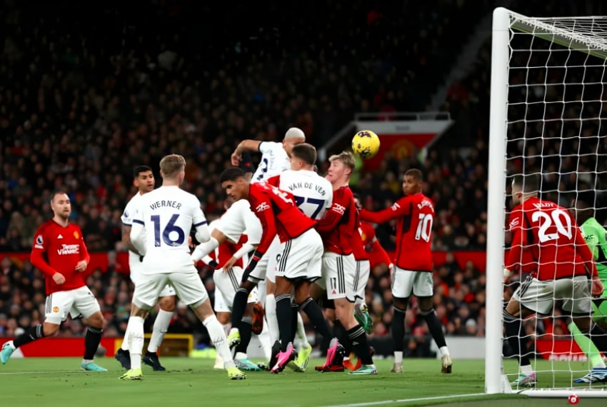 Tottenham khiến Man Utd chia điểm tại Old Trafford