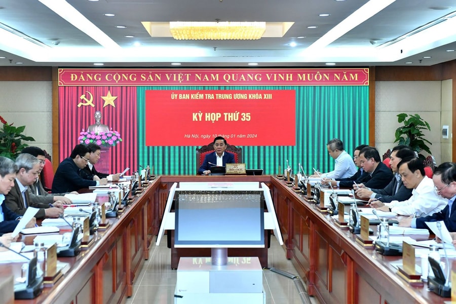 Đề nghị xem xét trách nhiệm, xử lý kỷ luật một Ủy viên Bộ Chính trị và hai nguyên Ủy viên TW Đảng