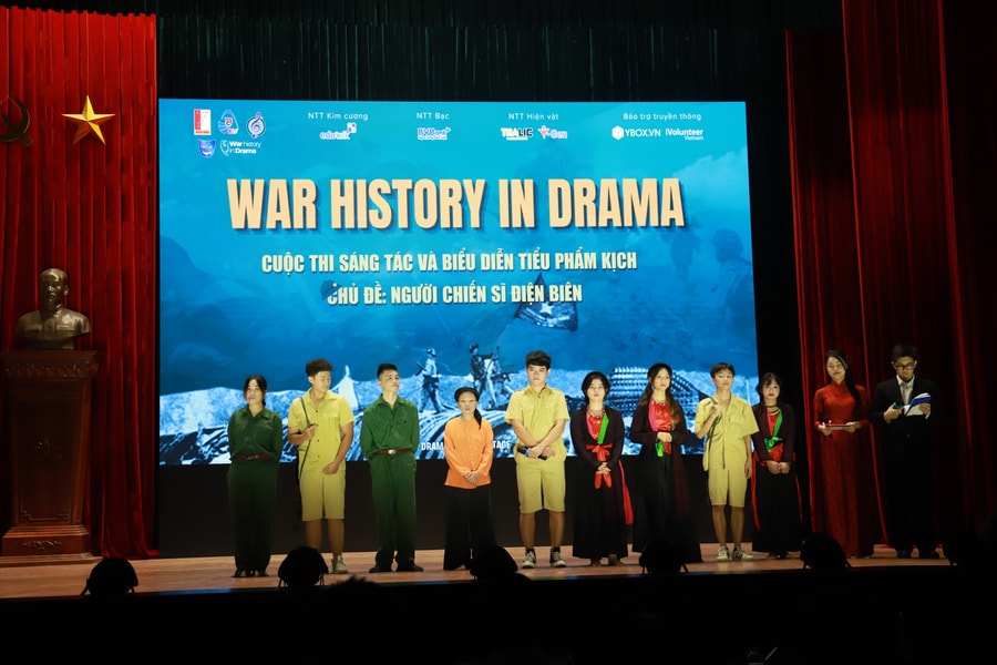 NSND Lan Hương: “Các bạn trẻ hãy cứ yêu nghệ thuật, làm việc hết mình rồi thành quả sẽ tới”