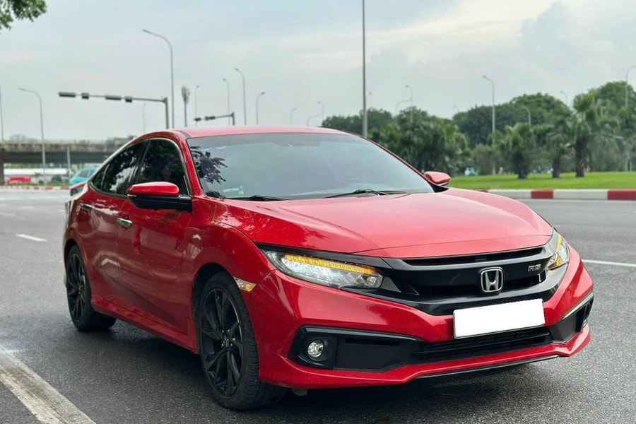 Honda Civic sắp đuổi kịp doanh số Hyundai Elantra nửa đầu 2024