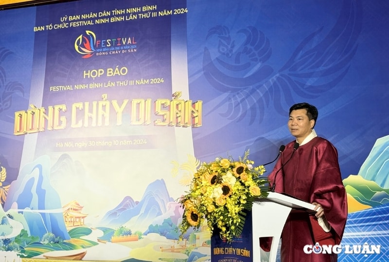 Festival Ninh Bình 2024: Dòng chảy di sản mở ra thế giới cổ trang sống động