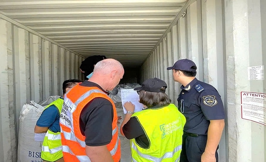 Tổng cục Hải quan phối hợp tập huấn về kiểm soát rác thải nhựa và rác thải nguy hại