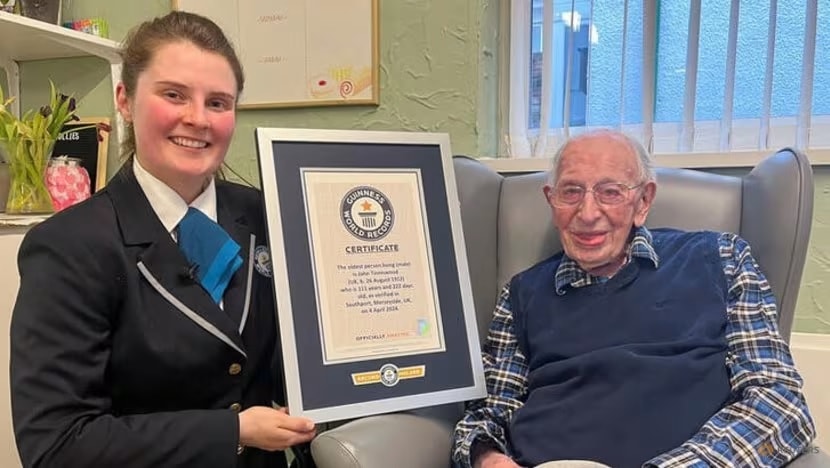 Người đàn ông già nhất thế giới qua đời ở tuổi 112 tại Anh