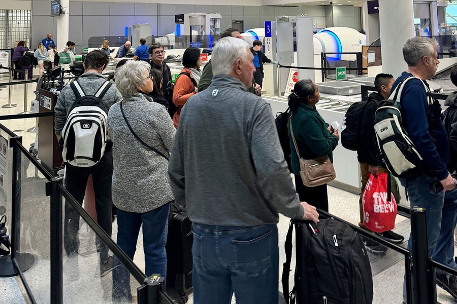 Các hãng hàng không Mỹ kiếm bộn tiền nhờ 'bội thu' phụ phí