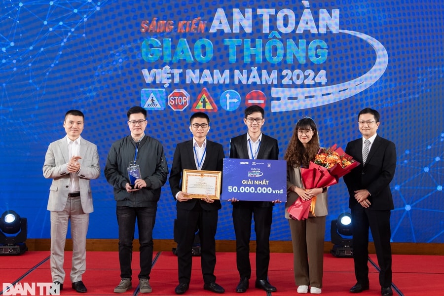 Báo Dân trí trao nhiều giải về sáng kiến an toàn giao thông Việt Nam năm 2024