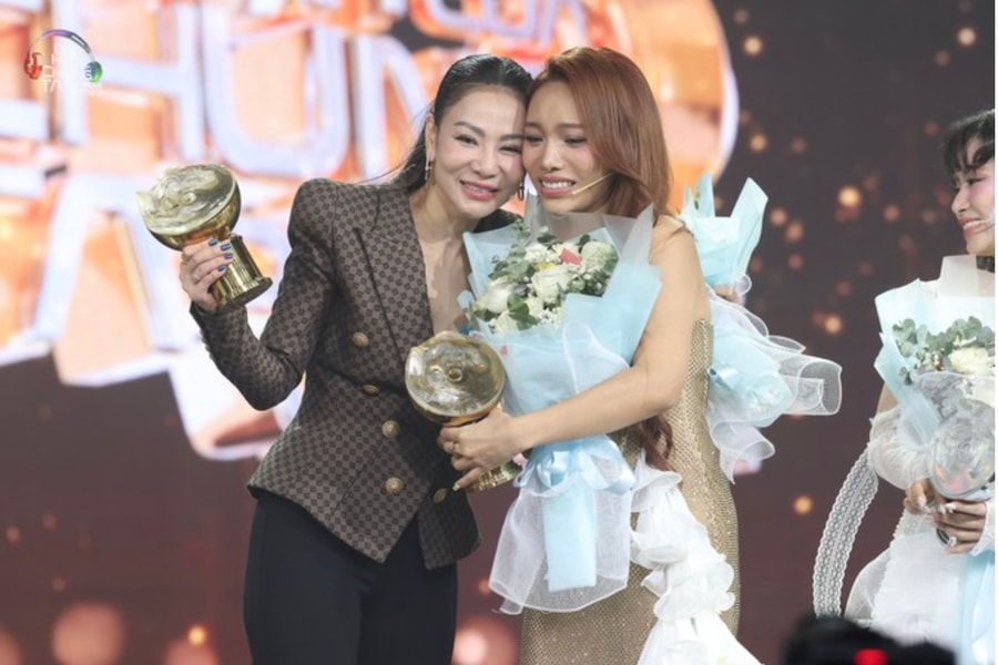 Thu Minh và Vũ Thảo My là quán quân cuộc thi Our song Vietnam