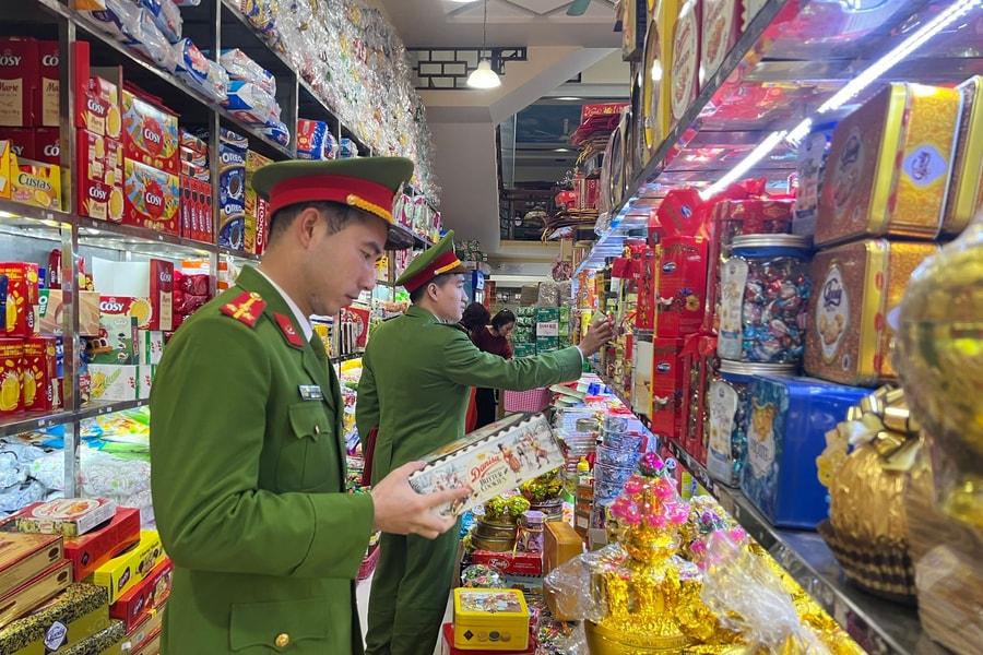 Cao điểm chống buôn lậu, gian lận thương mại và hàng giả dịp Tết Nguyên đán Ất Tỵ 2025