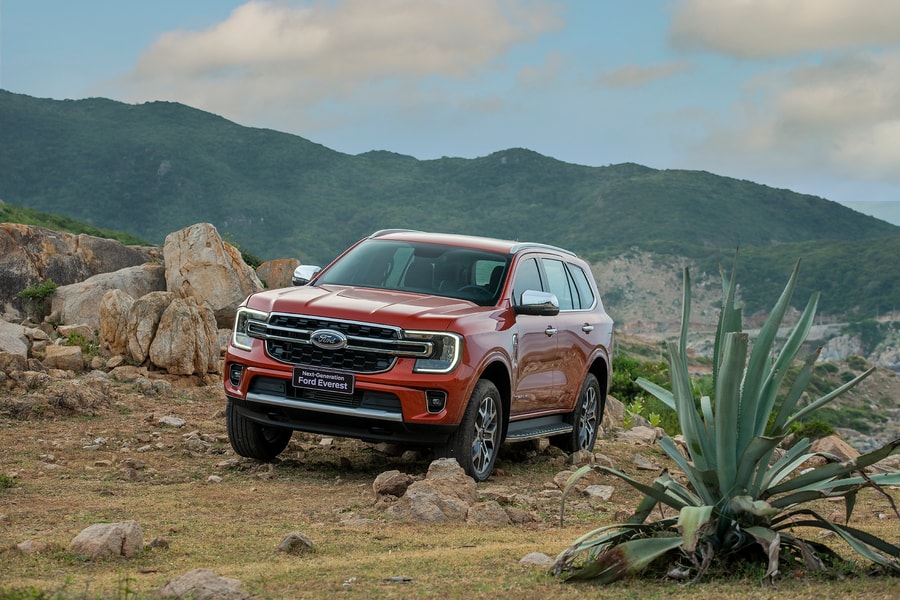 Bảng giá Ford tháng 12/2024: Loạt xe bán chạy mạnh tay ưu đãi