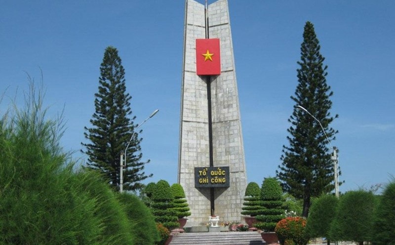 Cấp Bằng 'Tổ quốc ghi công' cho 12 liệt sĩ Quân khu 7, Bộ Quốc phòng