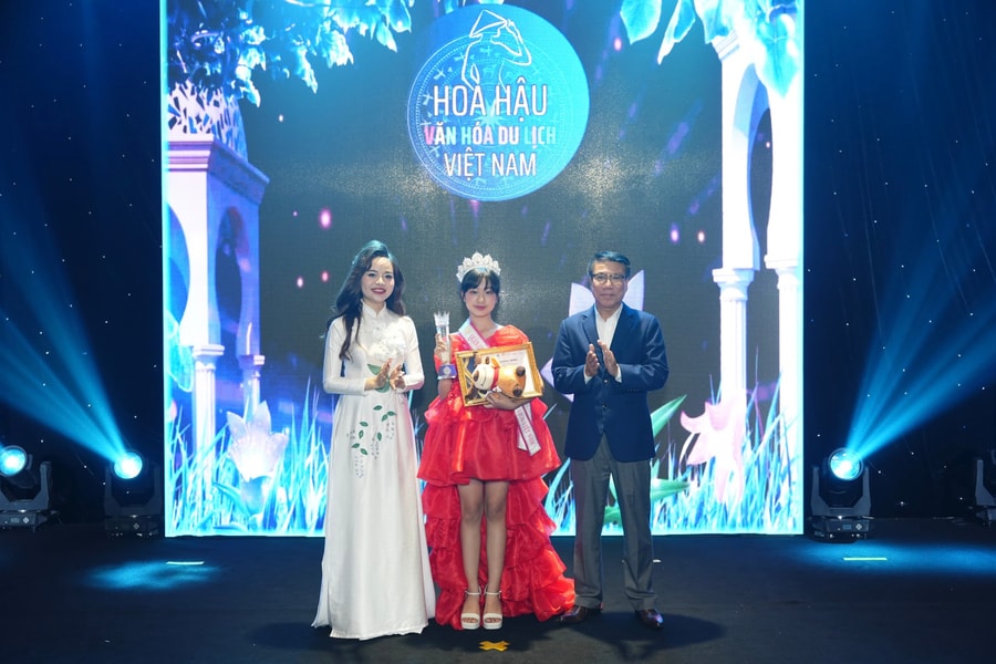 Đỗ Lê Hải Băng là quán quân cuộc thi Tìm kiếm Đại sứ Văn hóa Du lịch nhí 2024