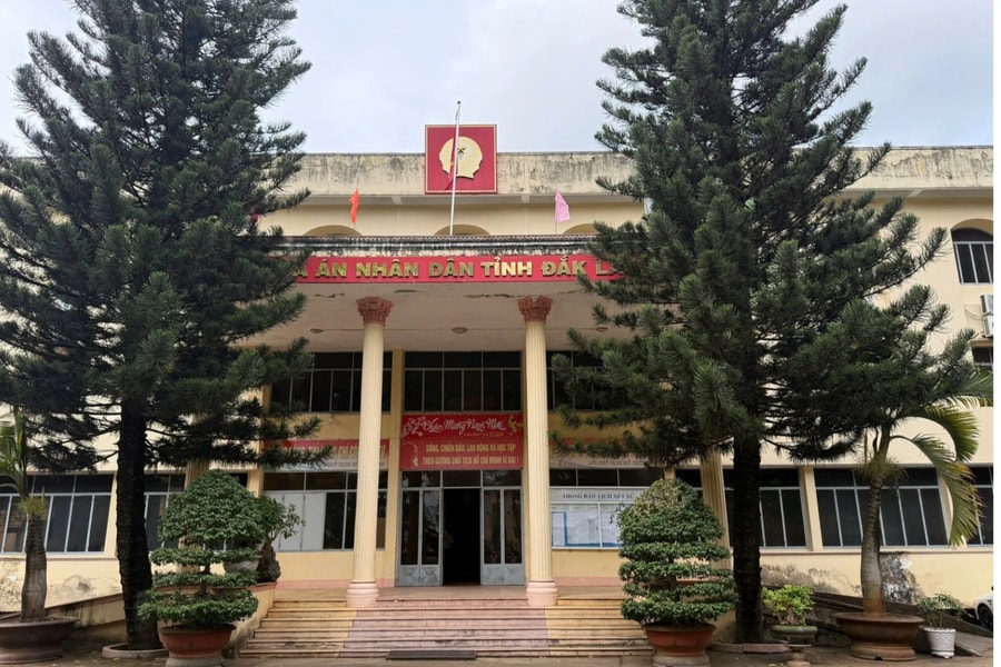 Bắt Chánh tòa Hình sự TAND tỉnh Đắk Lắk và 3 bị can khác về tội đưa và nhận hối lộ