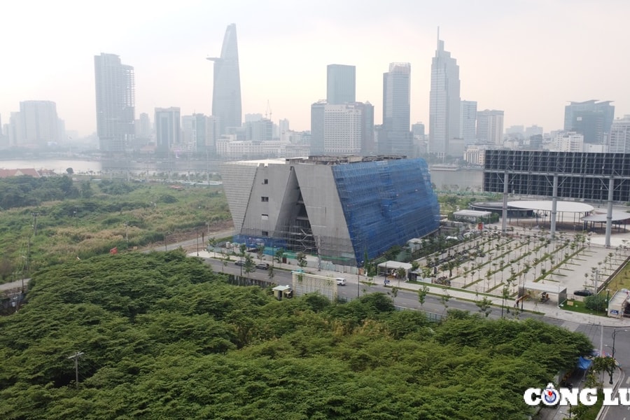 TP HCM: Toàn cảnh Dự án Trung tâm triển lãm 800 tỷ đồng tại Thủ Thiêm đang được thi công trở lại