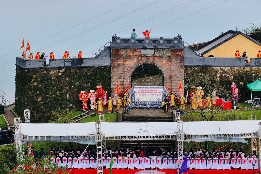 Di tích Hải Vân Quan là công trình kiến trúc quân sự bậc nhất Việt Nam nằm giữa Huế và thành phố Đà Nẵng