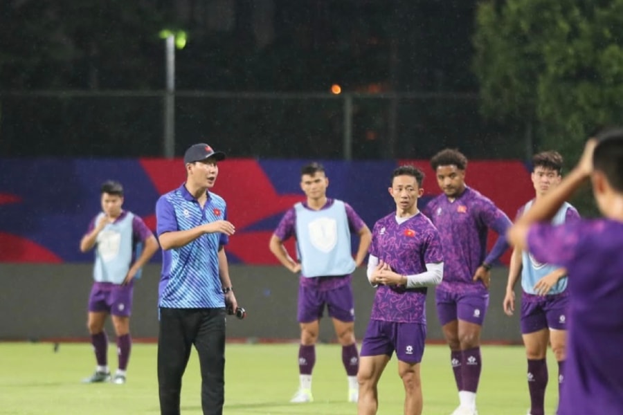 Đội tuyển Việt Nam rèn thể lực, sẵn sàng đối đầu Singapore