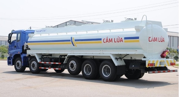 Điều kiện đối với phương tiện vận chuyển hàng hóa nguy hiểm từ 1/1/2025