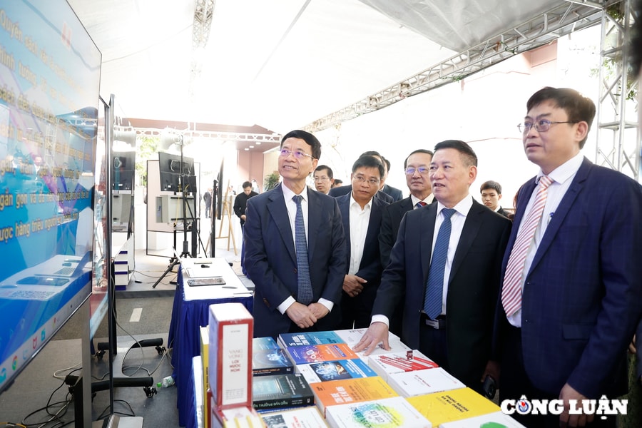 Tập trung công tác đấu tranh thông tin xấu, độc từ nền tảng xuyên biên giới bằng công nghệ