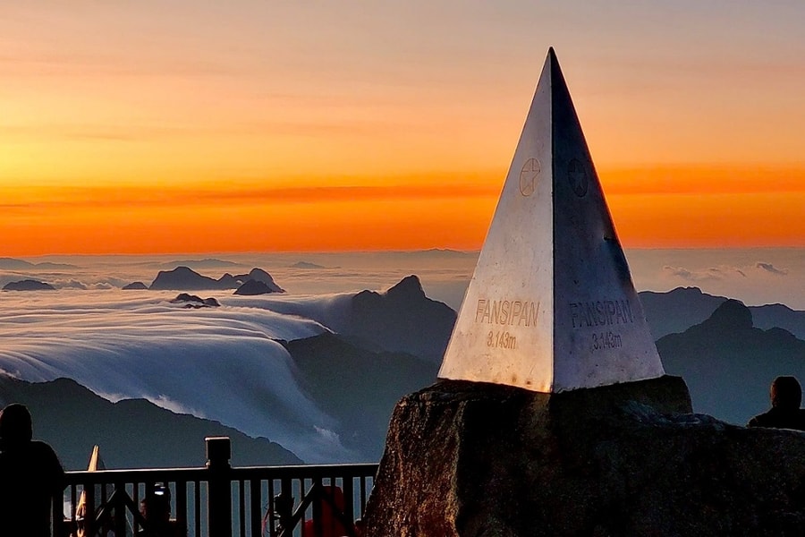 Sapa thu phí tham quan đỉnh Fansipan từ năm 2025, ai được miễn giảm?