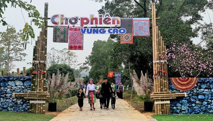 Trải nghiệm phiên chợ vùng cao giữa lòng Thủ đô