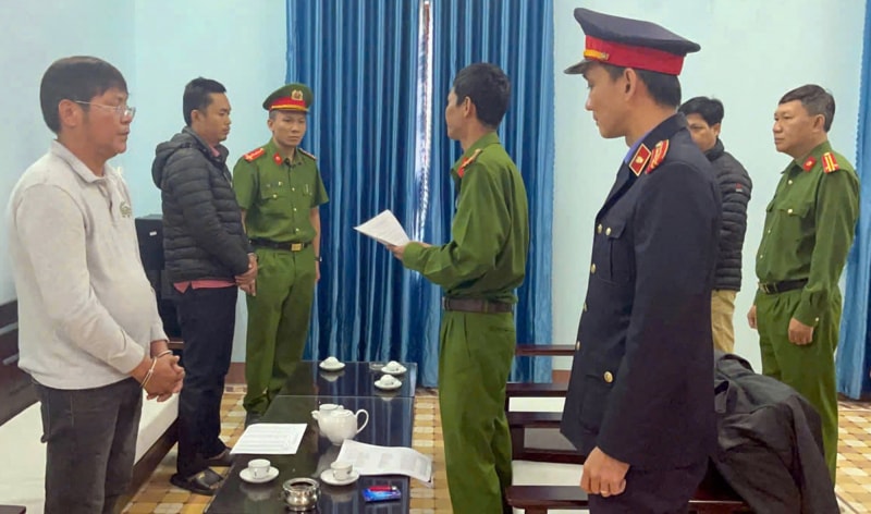 Bắt tạm giam Trưởng phòng Quản lý đô thị TP Hội An và cấp dưới về tội nhận hối lộ