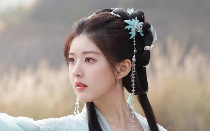 Triệu Lộ Tư lên tiếng xác nhận mắc bệnh trầm cảm, bị bạo hành