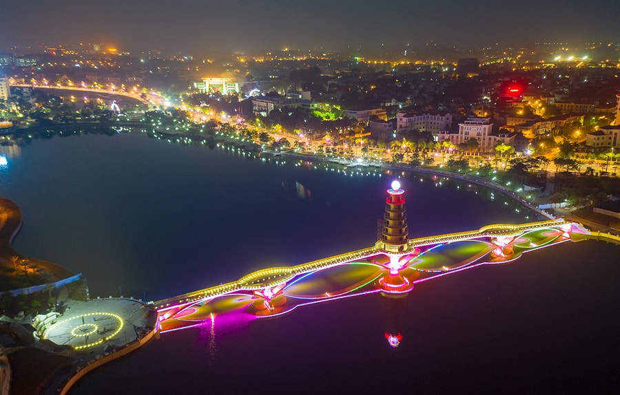 Sốt vé, hết phòng khách sạn, du lịch Phú Thọ 'bội thu' trước thềm trận chung kết Việt Nam - Thái Lan