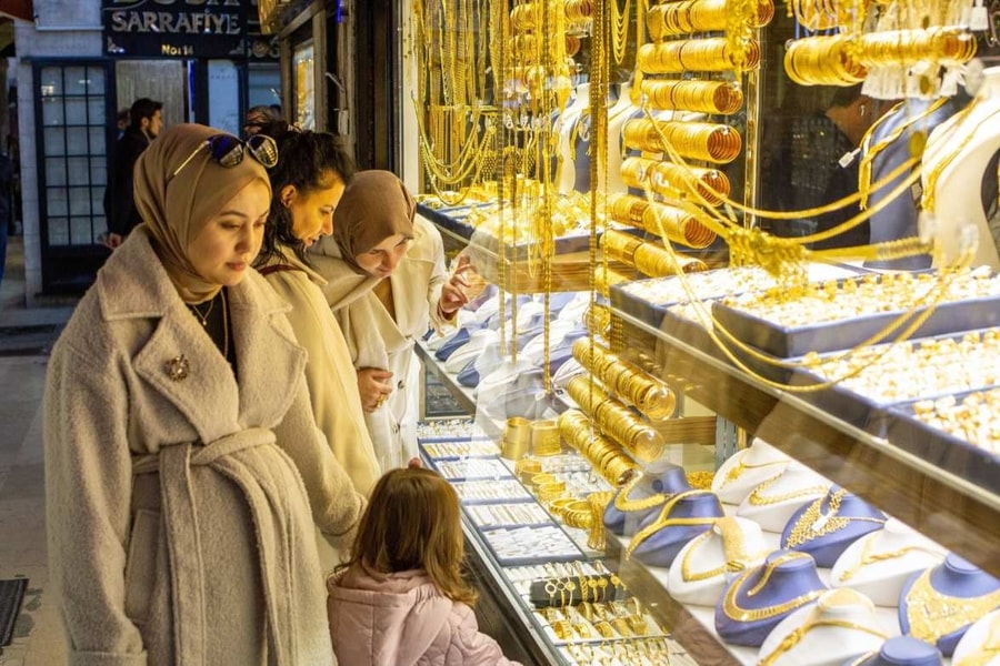 Phố Wall nhận định vàng sẽ tăng giá mạnh hơn nữa trong năm nay